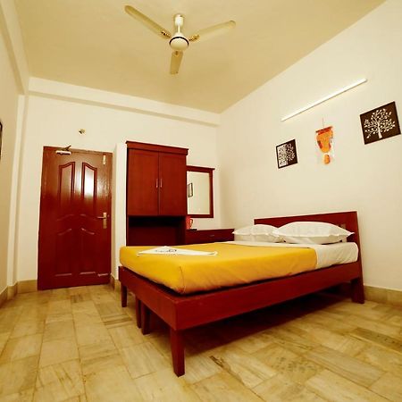 Kairali Tourist Home Guruvāyūr エクステリア 写真