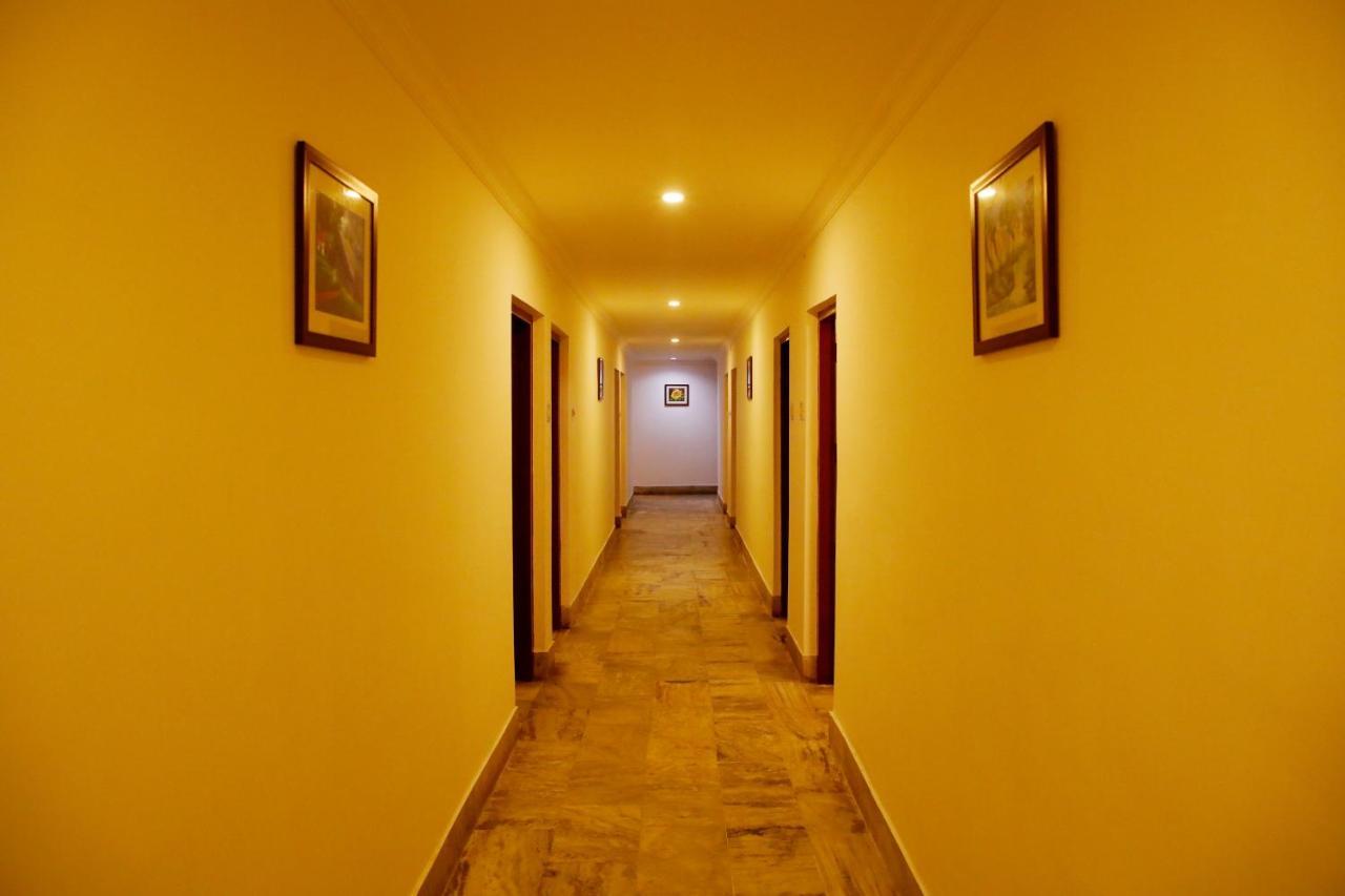 Kairali Tourist Home Guruvāyūr エクステリア 写真