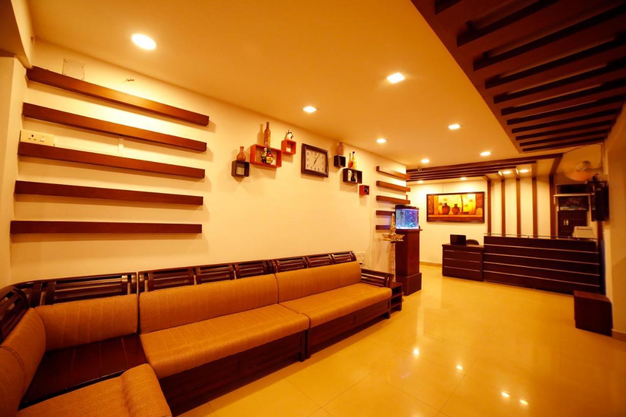 Kairali Tourist Home Guruvāyūr エクステリア 写真